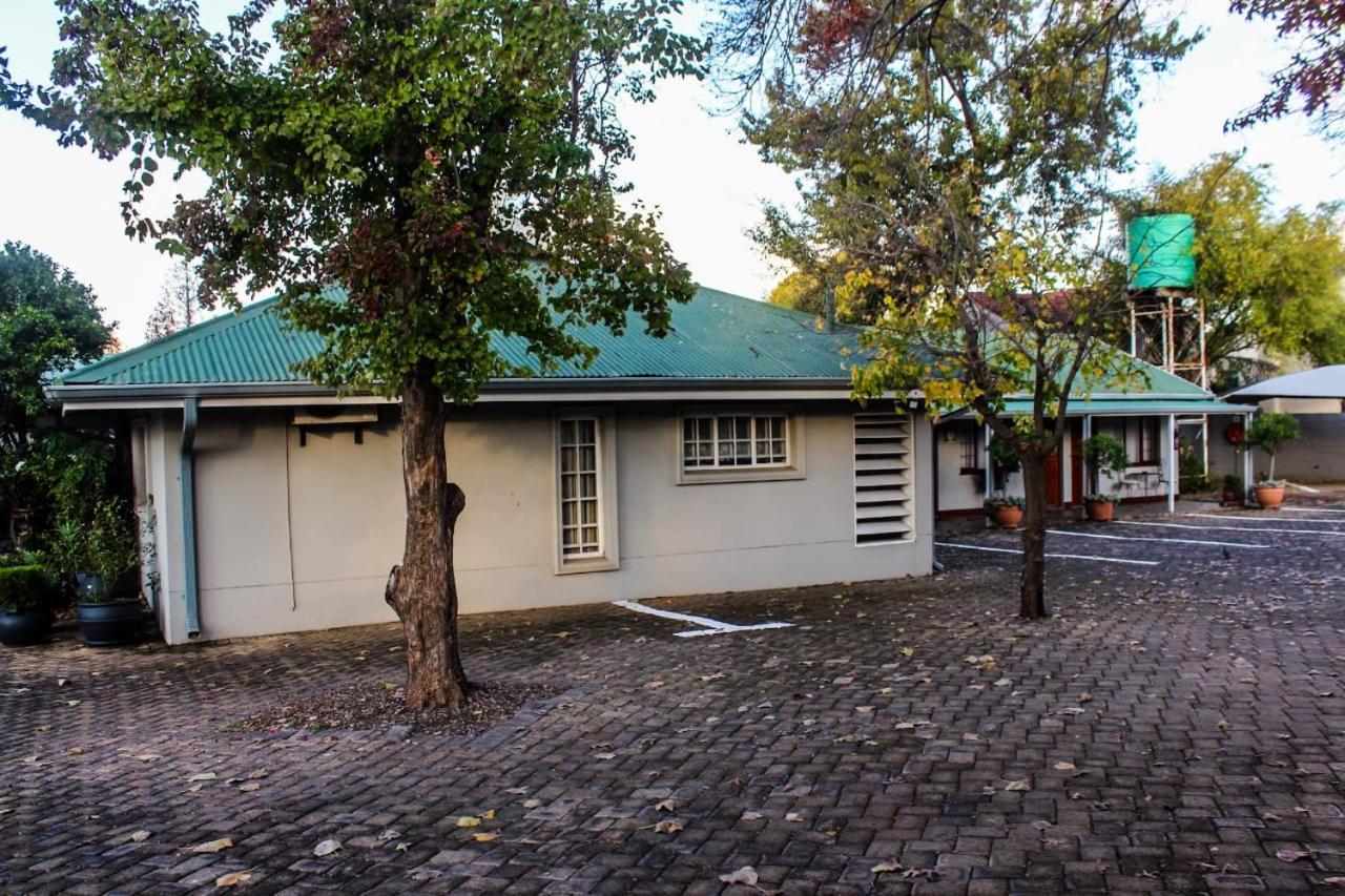 Villa Jana Guesthouse Pretoria-Noord Exteriör bild