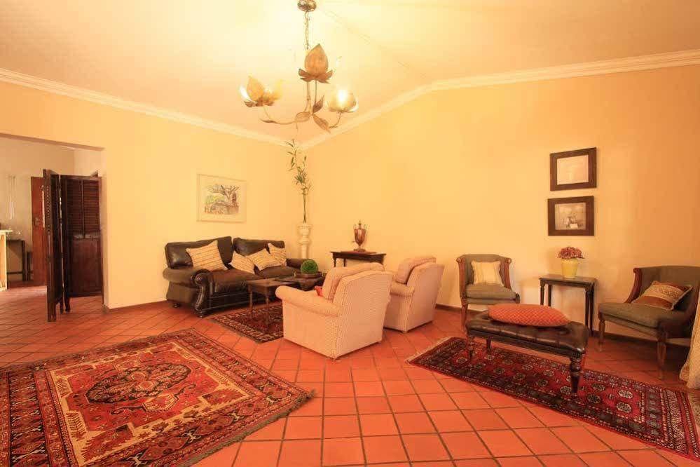 Villa Jana Guesthouse Pretoria-Noord Exteriör bild
