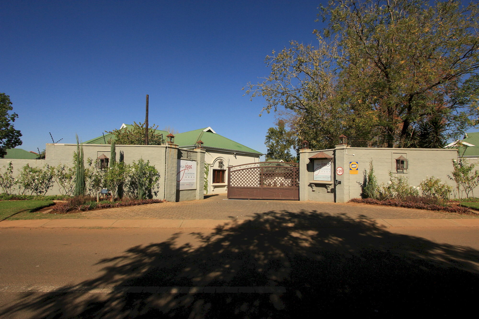Villa Jana Guesthouse Pretoria-Noord Exteriör bild