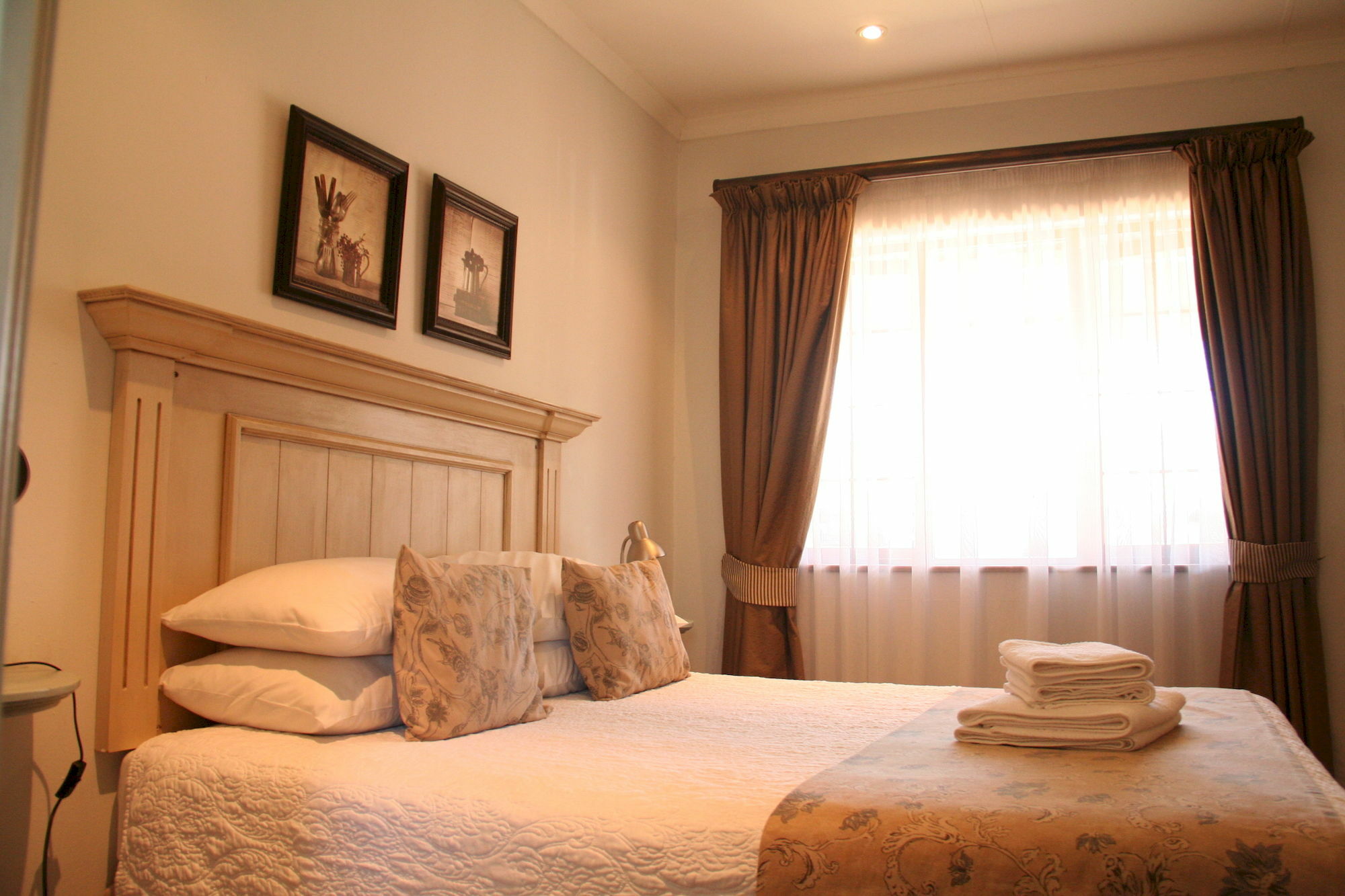 Villa Jana Guesthouse Pretoria-Noord Exteriör bild